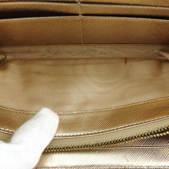 Salvatore Ferragamo wallet Vala ribbon leather Authentic used